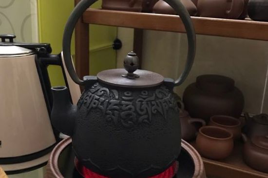 鐵壺生銹燒的水有害嗎，鐵壺內(nèi)壁生銹怎么辦