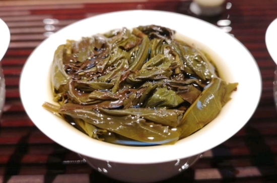 長(zhǎng)期喝巖茶會(huì)上火嗎？巖茶這樣喝了容易上火！
