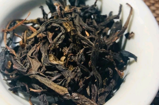長(zhǎng)期喝巖茶會(huì)上火嗎？巖茶這樣喝了容易上火！