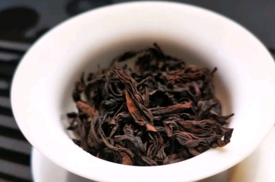 長(zhǎng)期喝巖茶會(huì)上火嗎？巖茶這樣喝了容易上火！