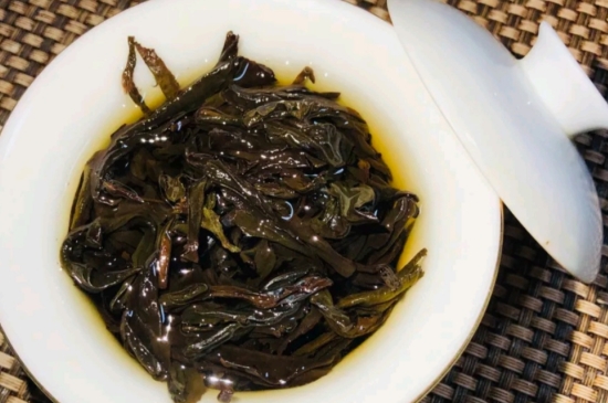 長(zhǎng)期喝巖茶會(huì)上火嗎？巖茶這樣喝了容易上火！