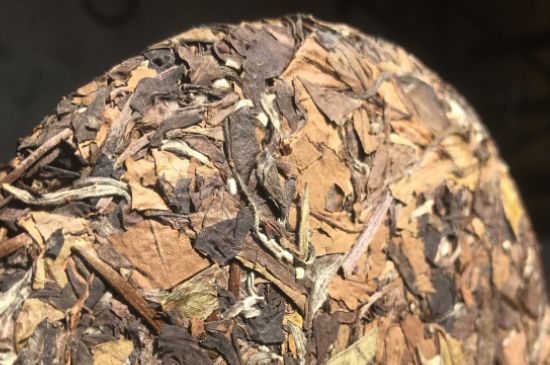7年壽眉和2年白牡丹哪個(gè)好，老白茶壽眉與白牡丹的口感區(qū)別